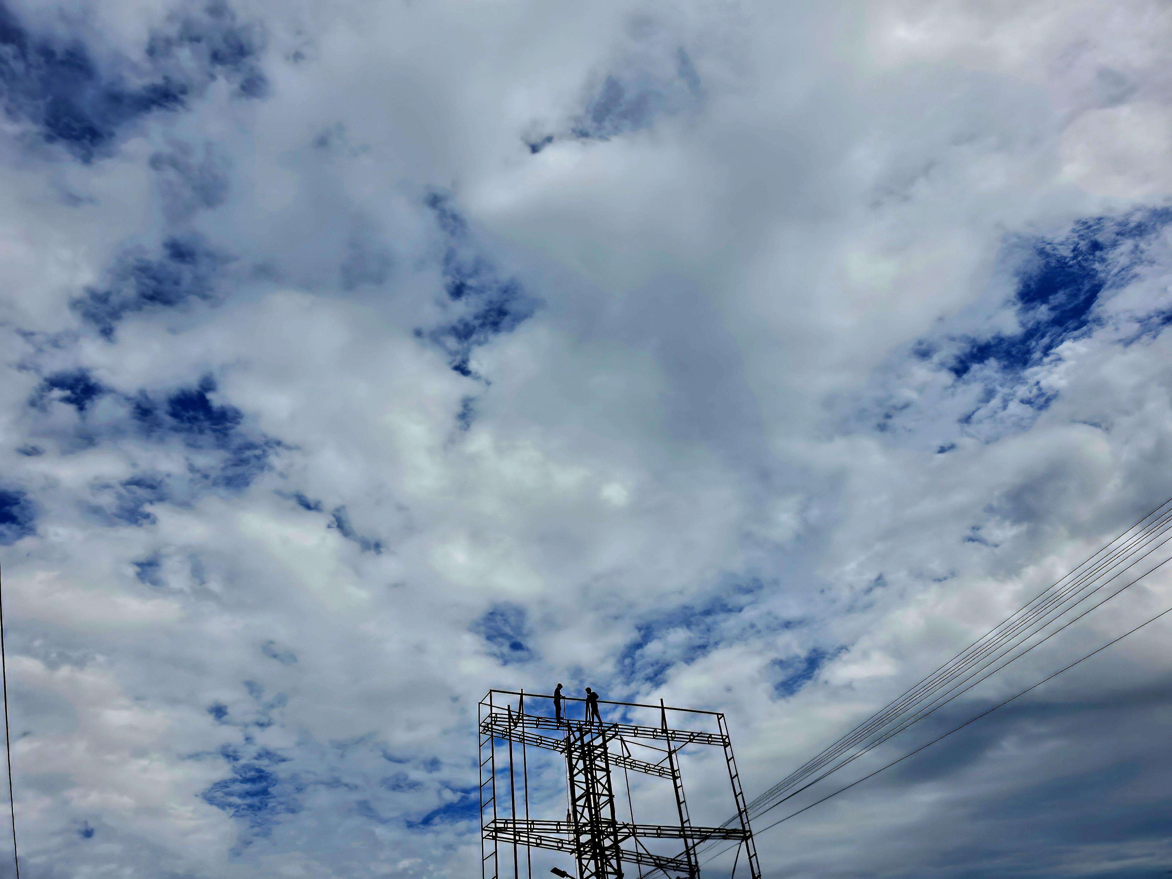 Prolonged Dry Spell Shatters Rainfall Records in Pune as Agricultural Anxiety Mounts