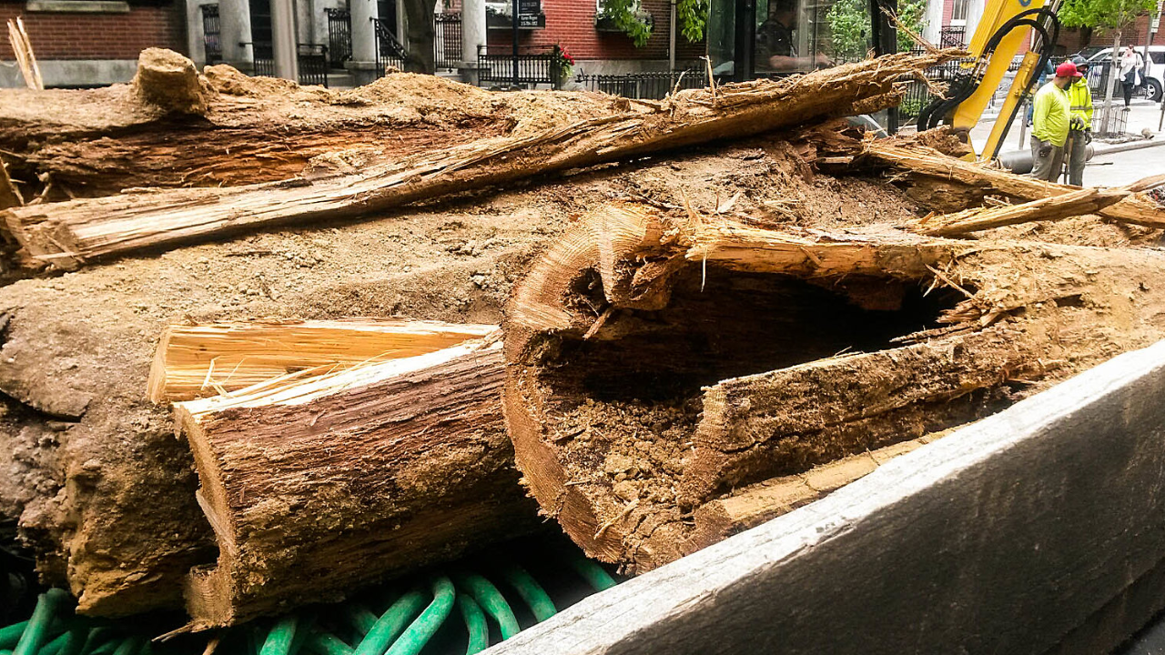 Philadelphia unearths 1812 wooden water mains beneath Spruce Street, revealing an early network