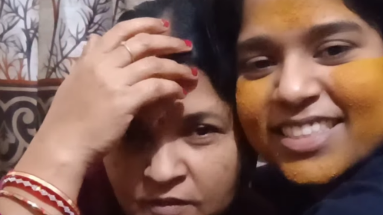 Daughter reveals mom pawned her gold bangles to pay her NIT admission fee