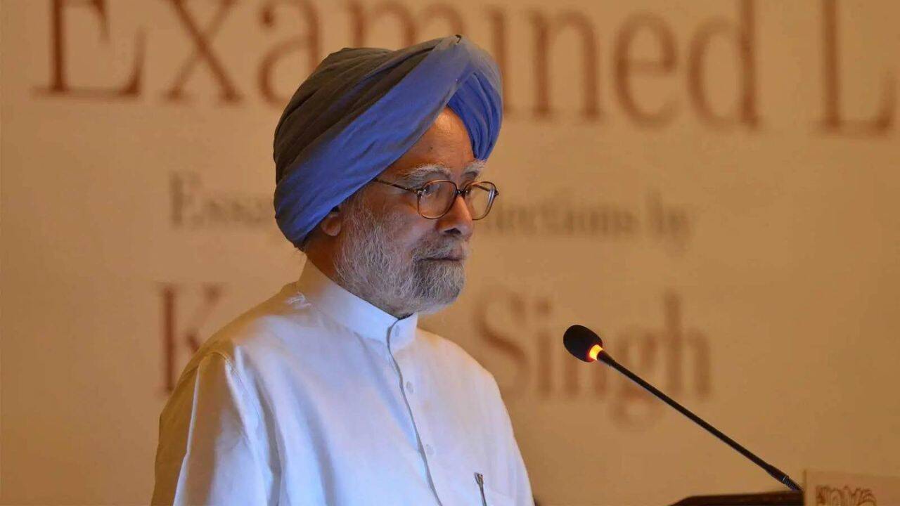 'Served nation with dedication': PM Modi, Rahul Gandhi pay tribute to Manmohan Singh on birth anniversary