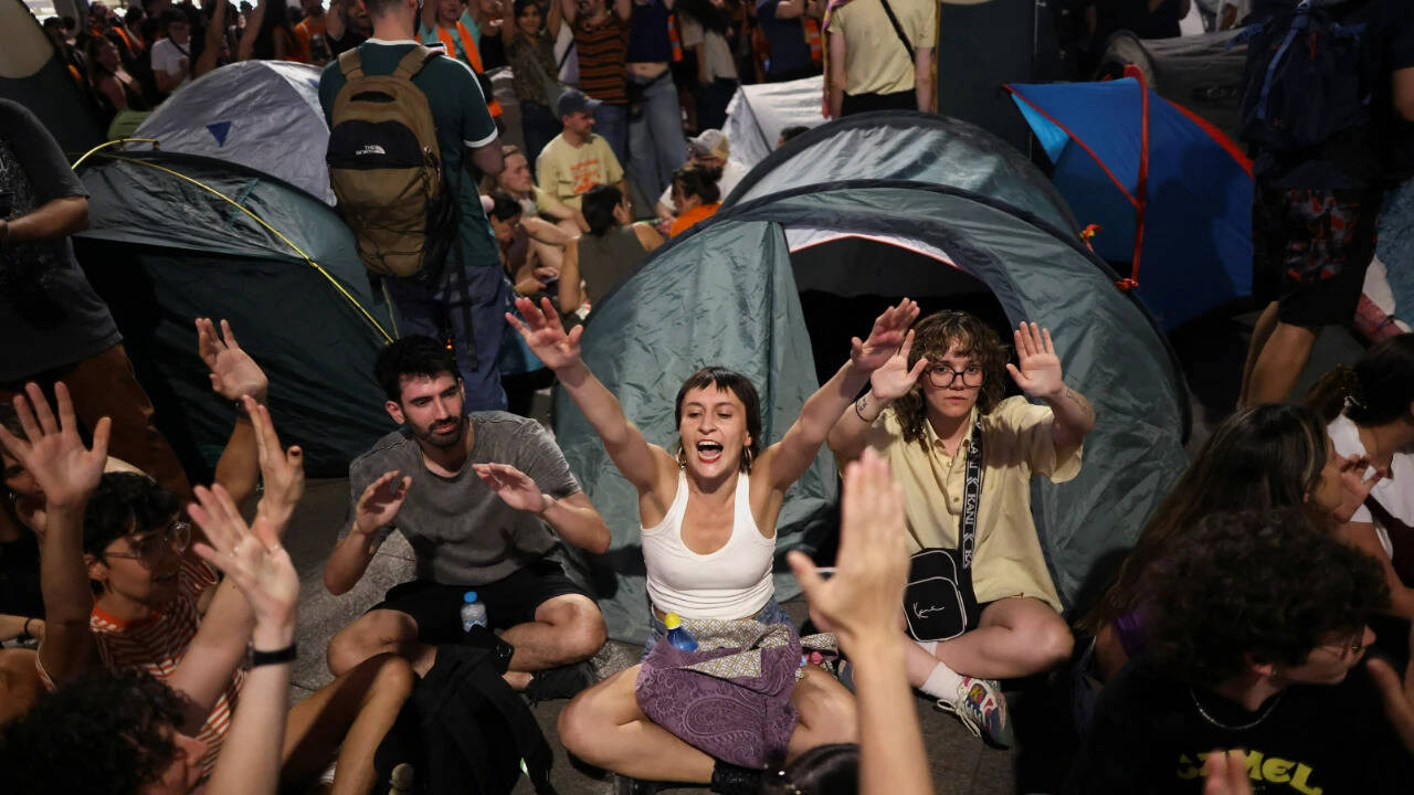 Spain housing crisis: Thousands seek tenant protections after eviction of 87-year-old