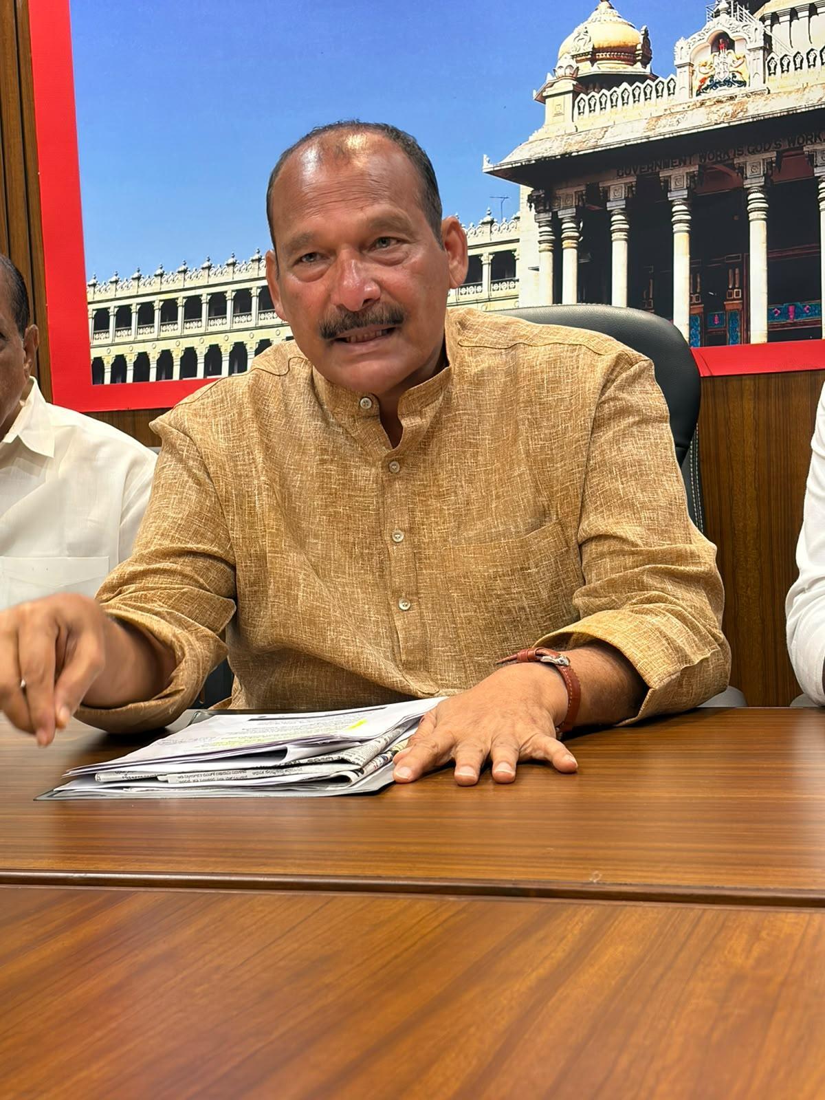 MLC proposes revamp of Mahakalipadpu govt school ground