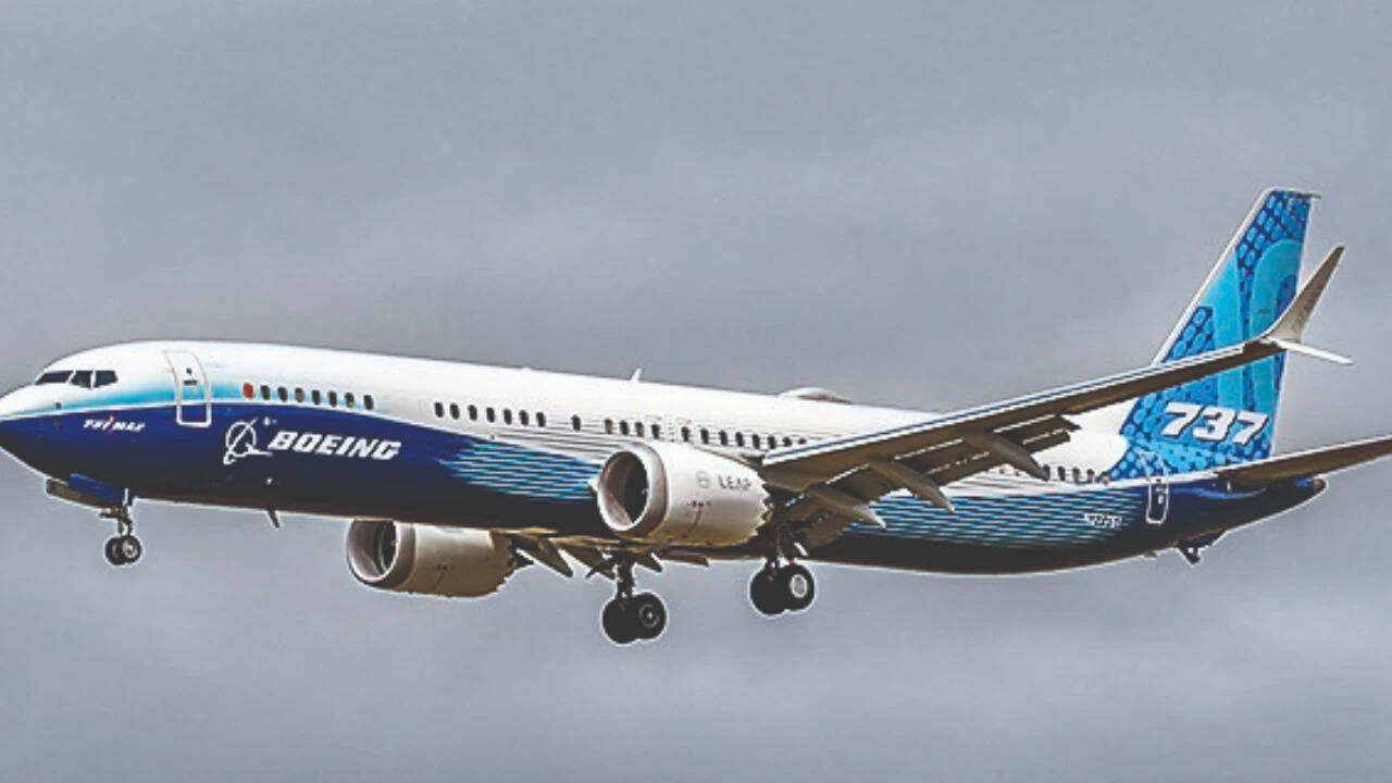 Boeing flags 737 MAX glitch that may turn off auto pilot