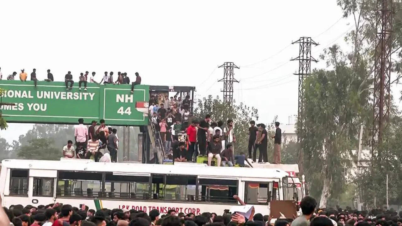 2,000 cops deployed, classes suspended for 10 days: Lovely Professional University protests spiral into violence - top developments
