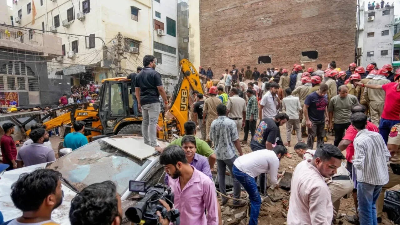 Satya Niketan PG collapse: Owner seeks bail citing medical condition; court lists hearing for Sept 30