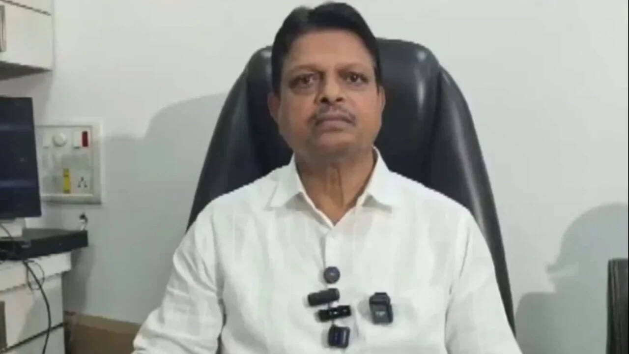 SC stays Bombay HC order of bail to Ramesh Mhatre
