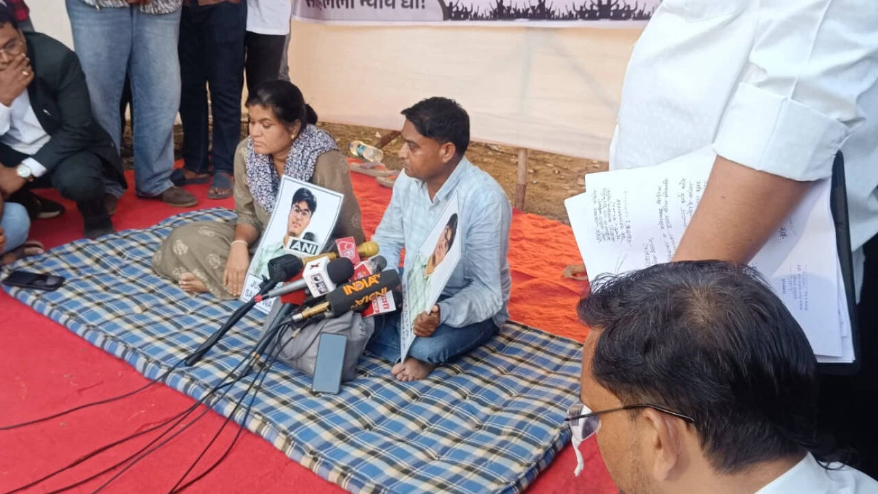 ‘Till prof Doolla is arrested’: Sahil Wakode’s parents to continue hunger strike at Azad Maidan
