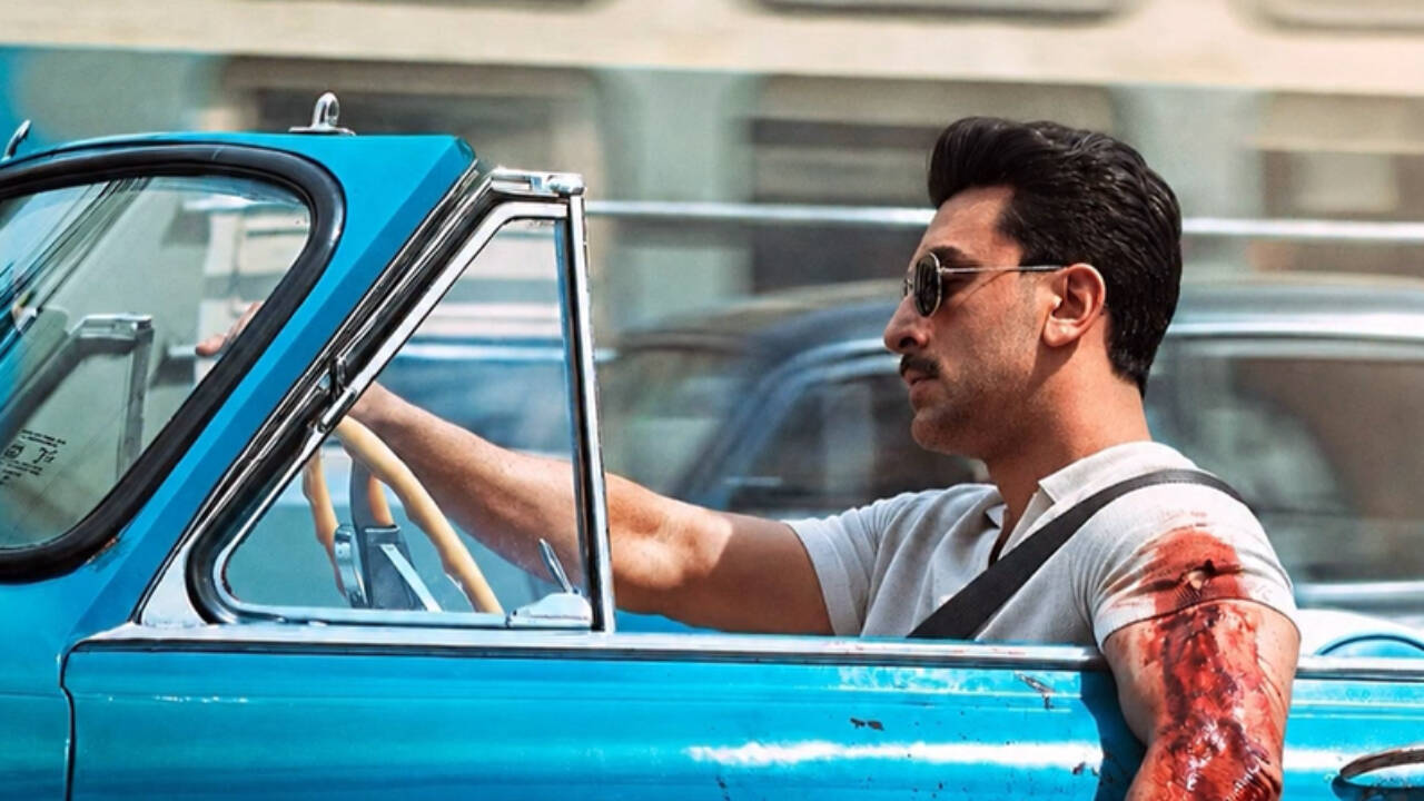 Mumbai Police adds road safety twist to RK's Love & War poster