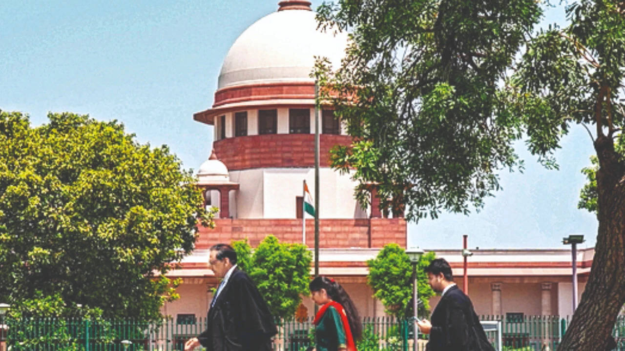 SC gives poll panel 3 months to decide on symbol dispute between TMC factions