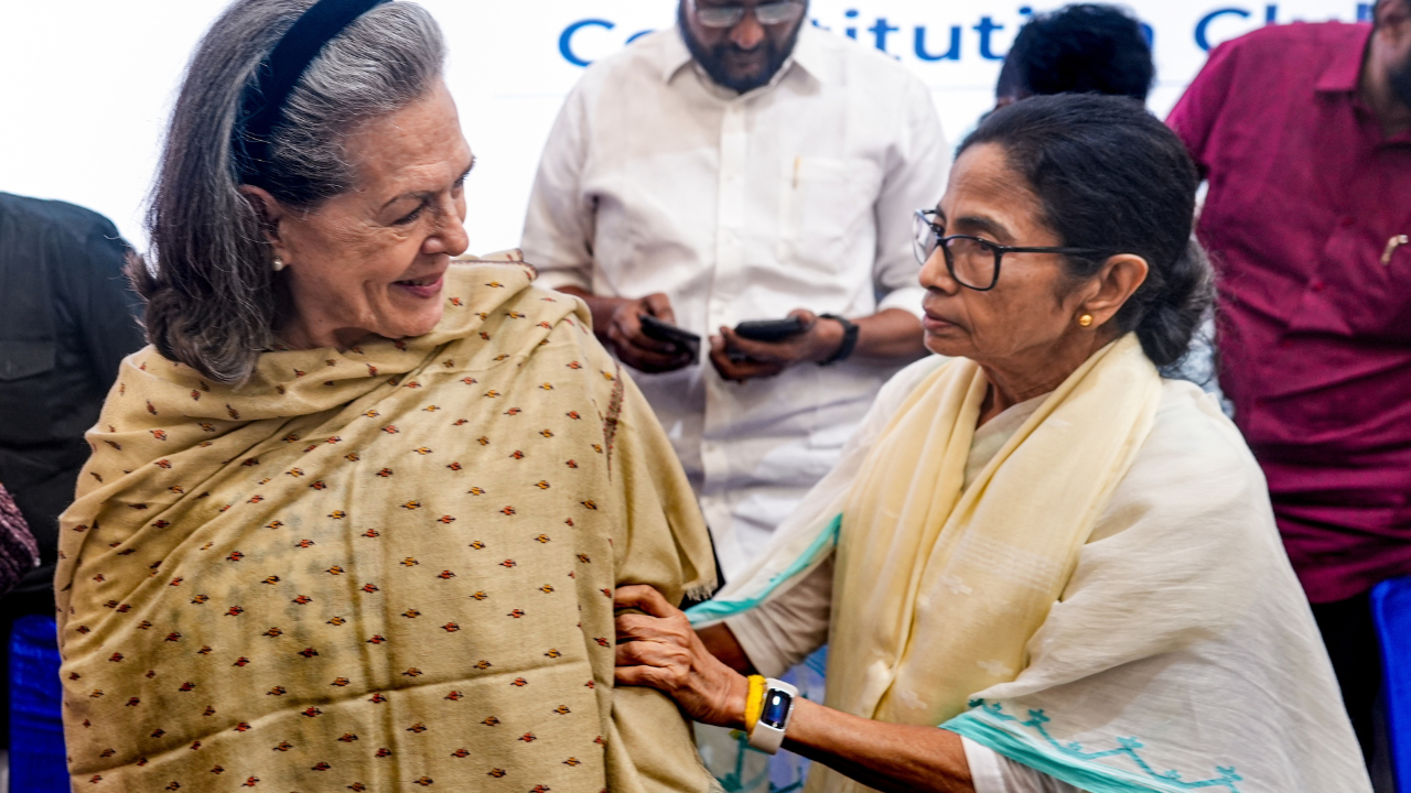 The Sonia-Mamata moment that stood out at INDIA bloc meet
