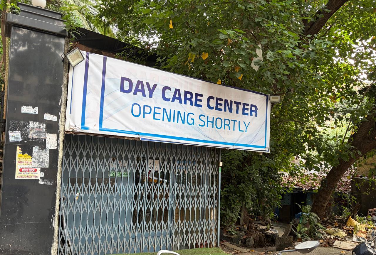 Kin perform last rites of corpse preserved in Malad freezer for 4 years