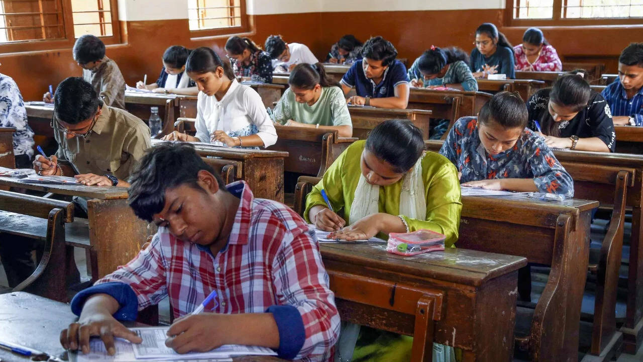 Panel eyes 'debundling' of exam responsibilities
