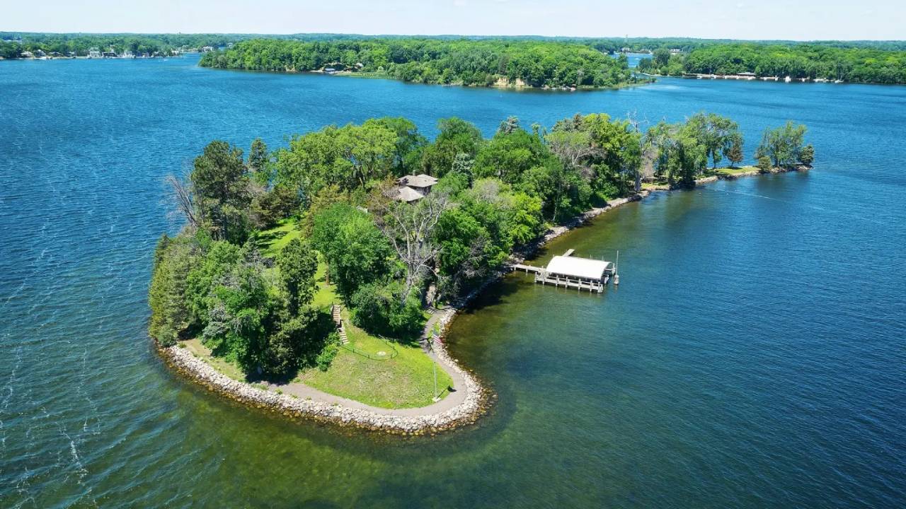 53-year family island on Lake Minnetonka listed for $7.25M