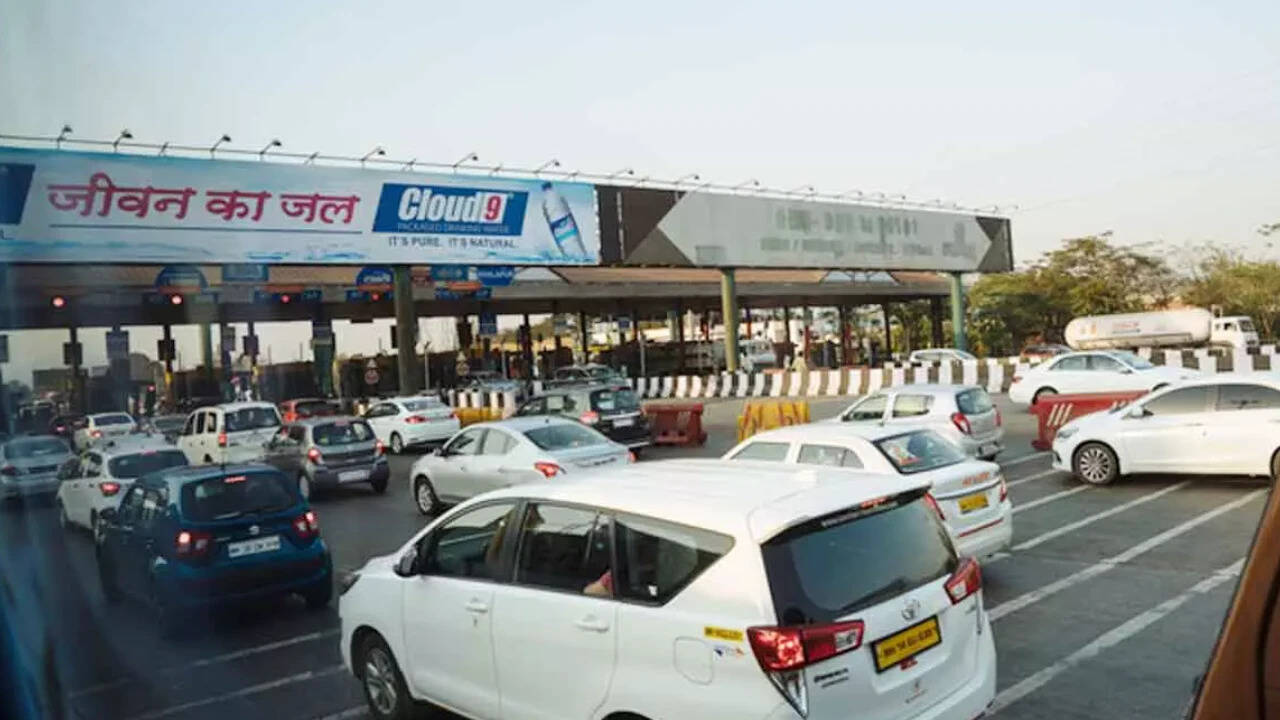 Mumbai toll hike from today: Trucks, buses, LCVs to pay more at Airoli, Dahisar, Mulund, Vashi; check new fares