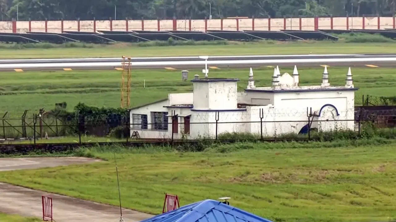 Kolkata airport mosque case: Calcutta HC starts hearing of prayer for access to 136-year-old mosque, matter to be heard again on Oct 7