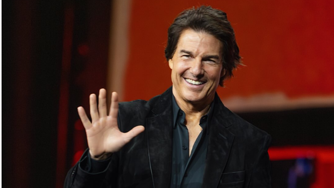 Tom Cruise recreates iconic ‘Risky Business’ dance, says he remembers ‘every frame’