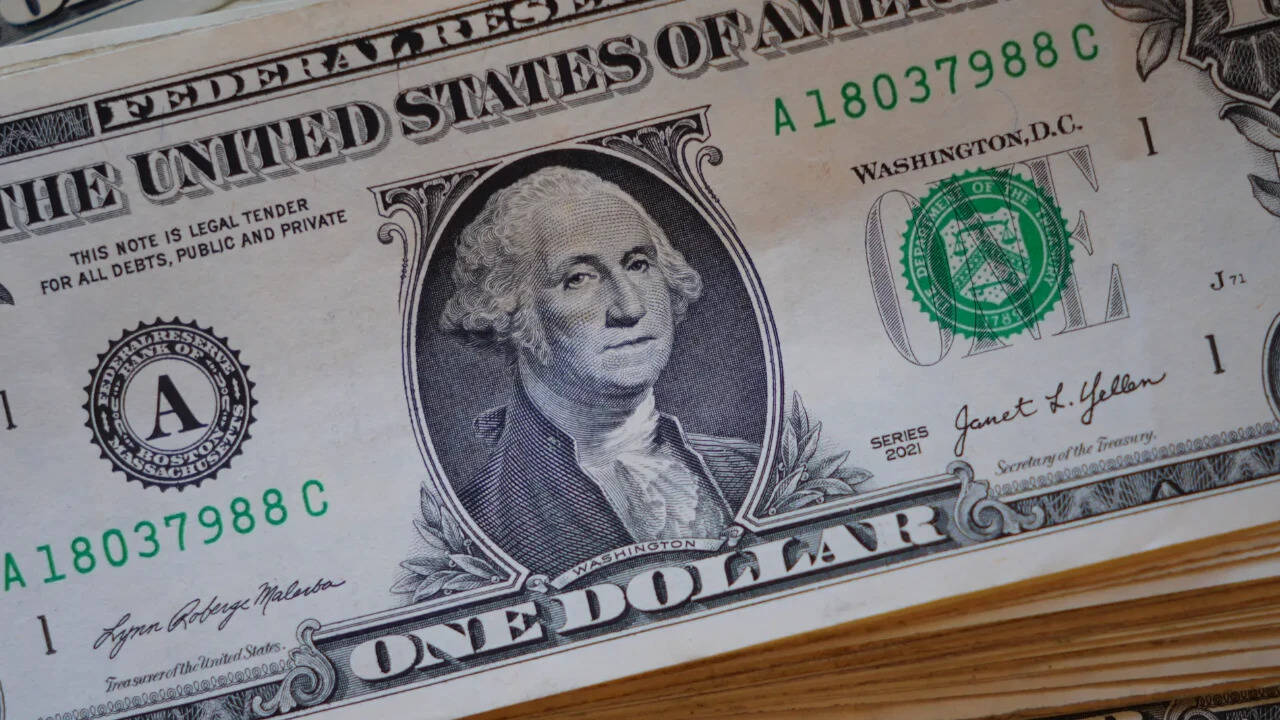 Dollar hits 17-month high: Greenback headed for three week gaining streak as bond rout drags euro