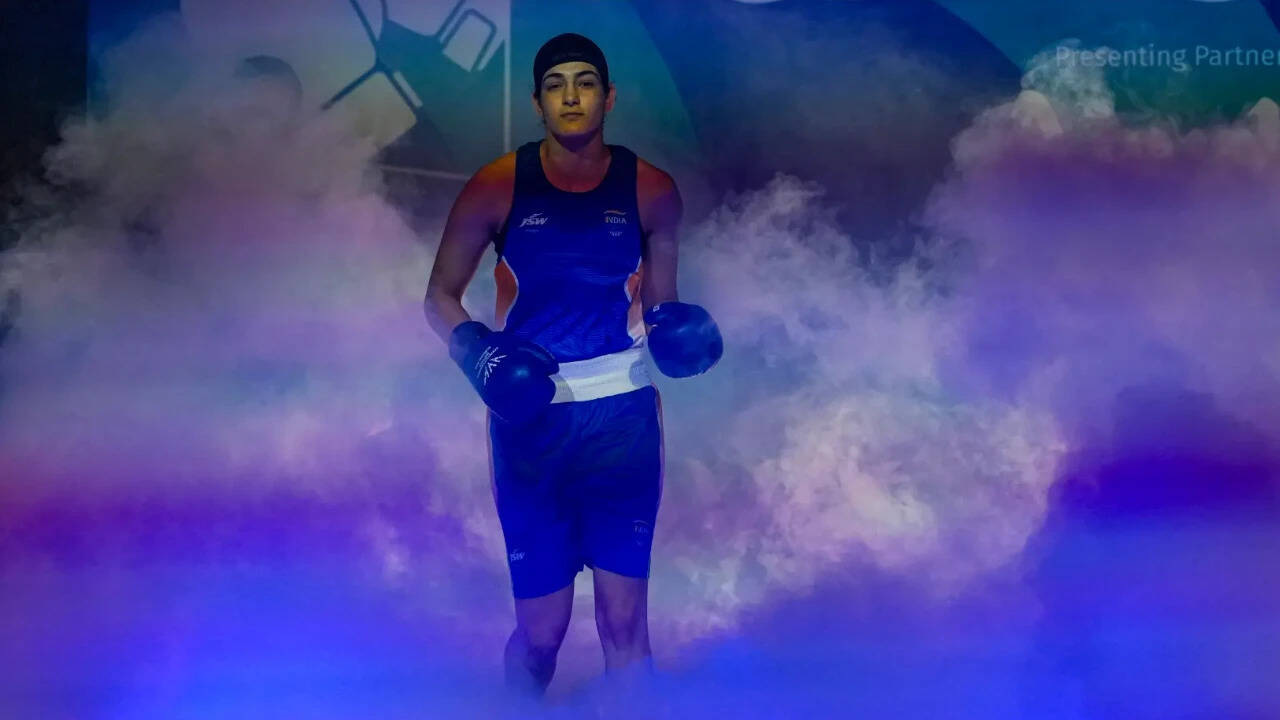 Parveen Hooda holds her nerve to clinch Asian Games boxing gold in 3-2 thriller