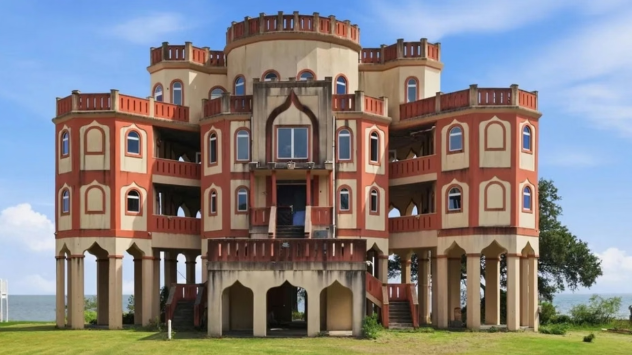 A Mississippi homeowner a decade building a waterfront house styled after the Taj Mahal