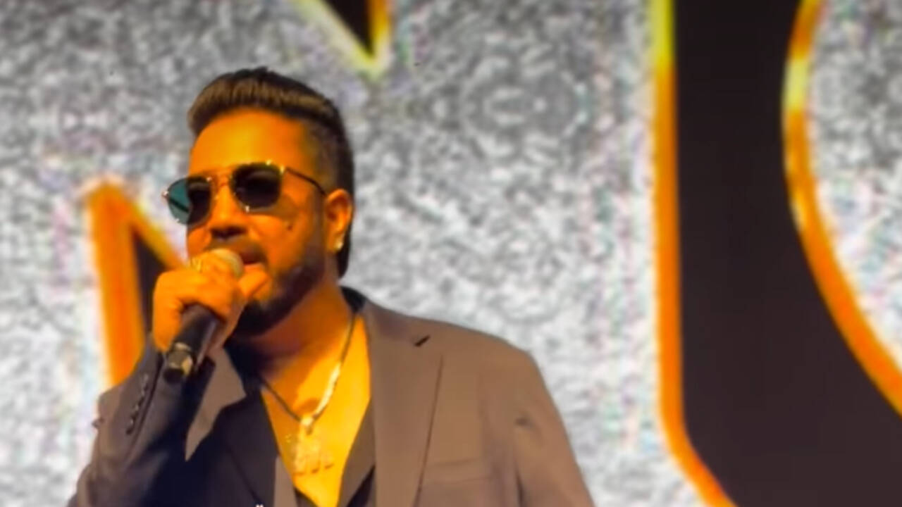 Did Mika Singh just take a sly dig at Jasmine Sandlas, King?