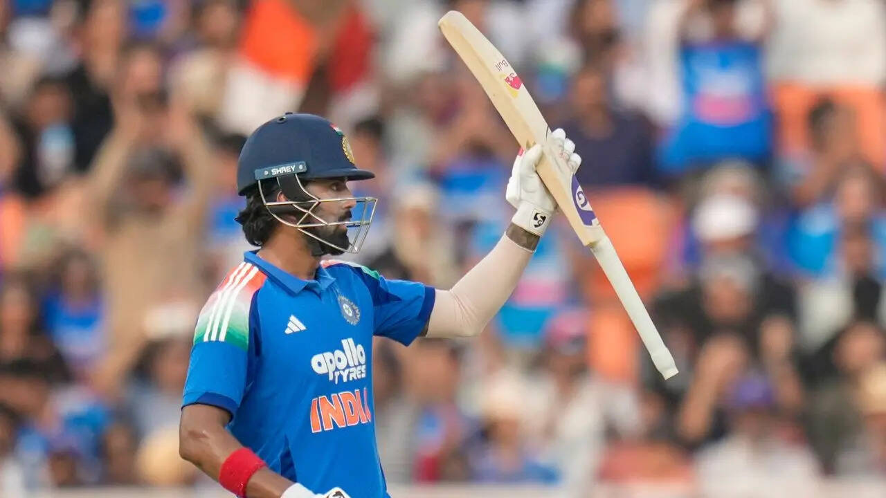 IND vs WI, 3rd ODI: Siraj gives first breakthrough after Rahul's ton powers hosts to 351/7
