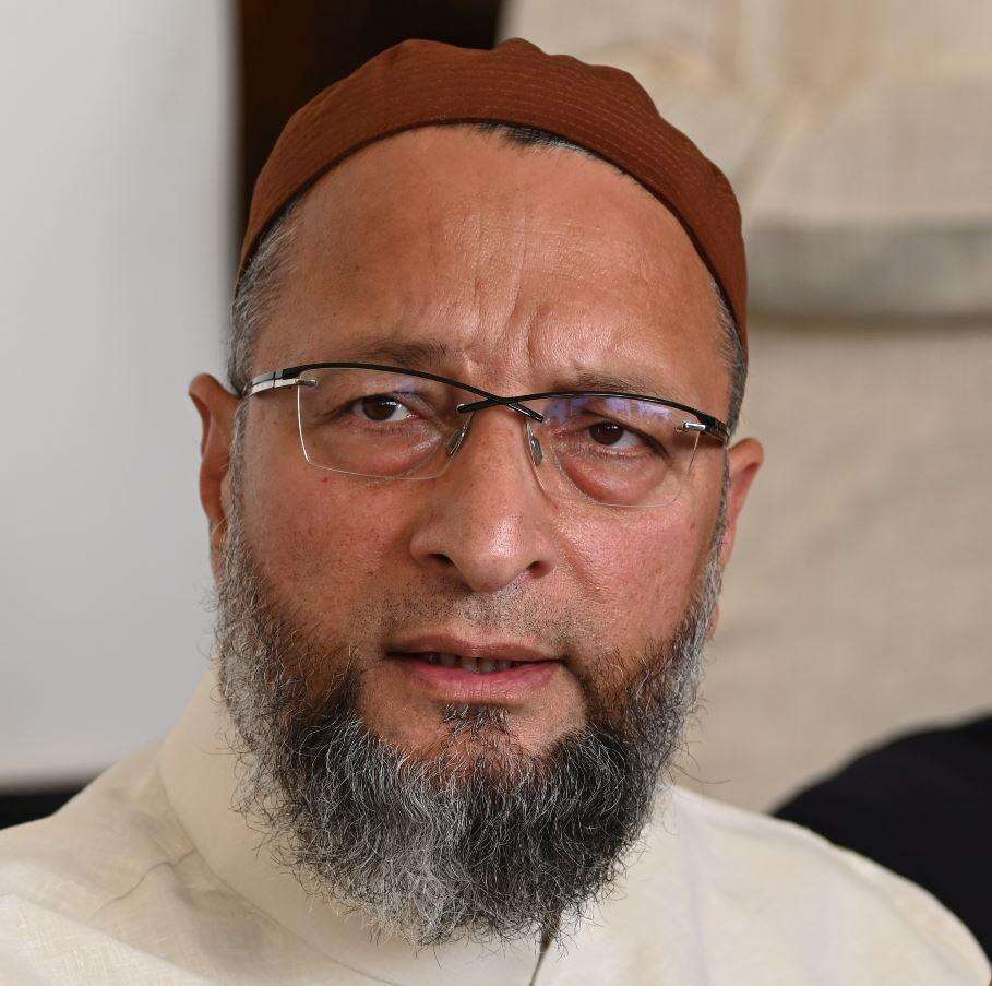 Owaisi alleges jail‑setting and Rs 2 crore bail scheme