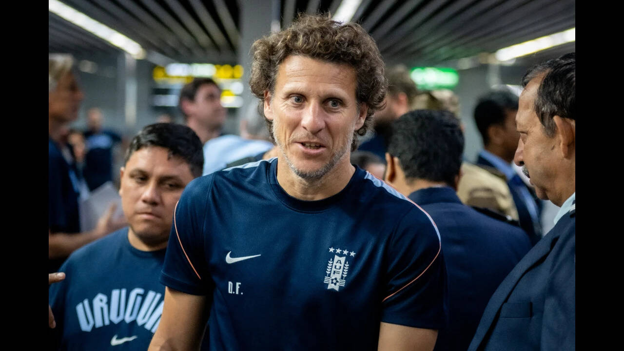 Diego Forlán says managers should rely on common sense