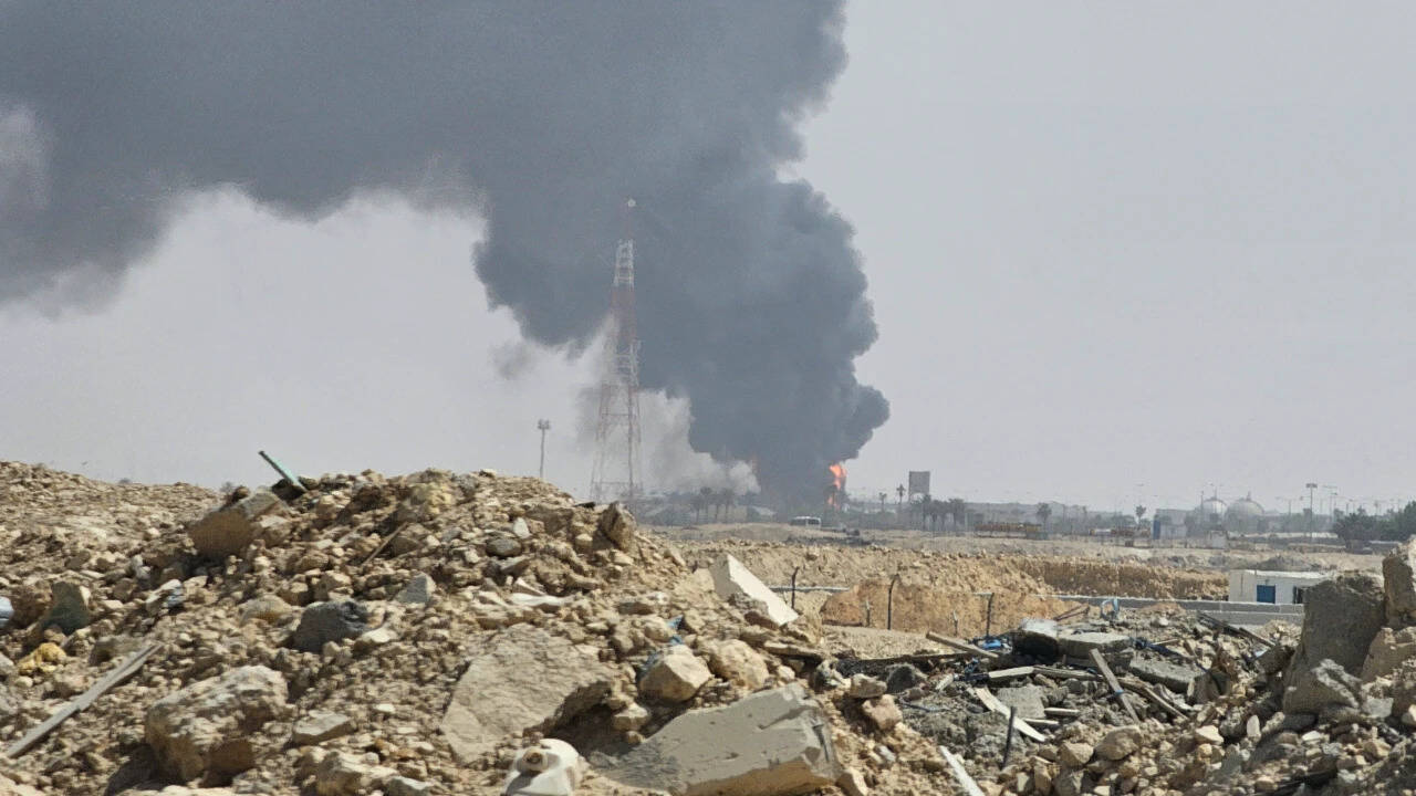 Saudi-led coalition targets Red Sea territory held by Houthis. What's Pak's role?
