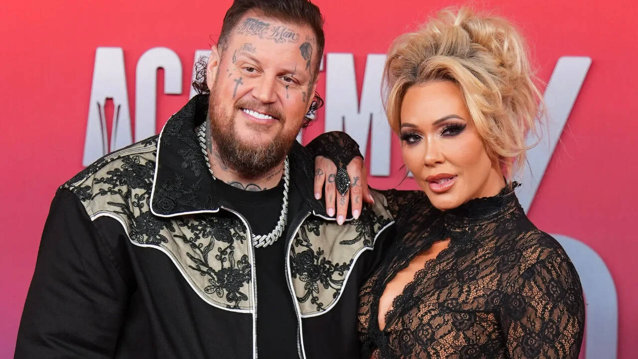 Jelly Roll and Bunnie Xo list 10-acre Tennessee home for nearly $7 million