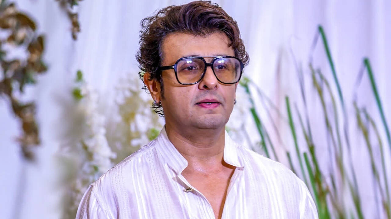 Sonu Nigam buys 3 commercial units in Mumbai for Rs 17 cr