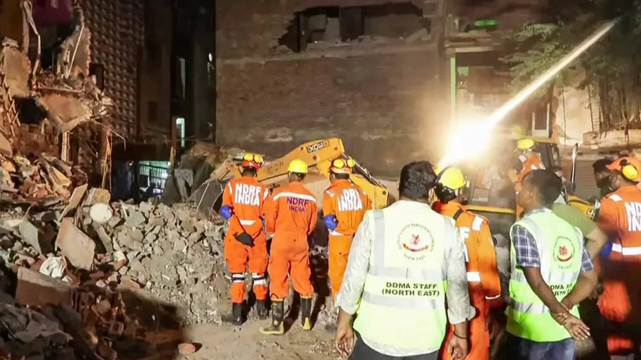 Delhi's Seemapuri building collapse: Death toll rises to 5 after 2 more bodies recovered