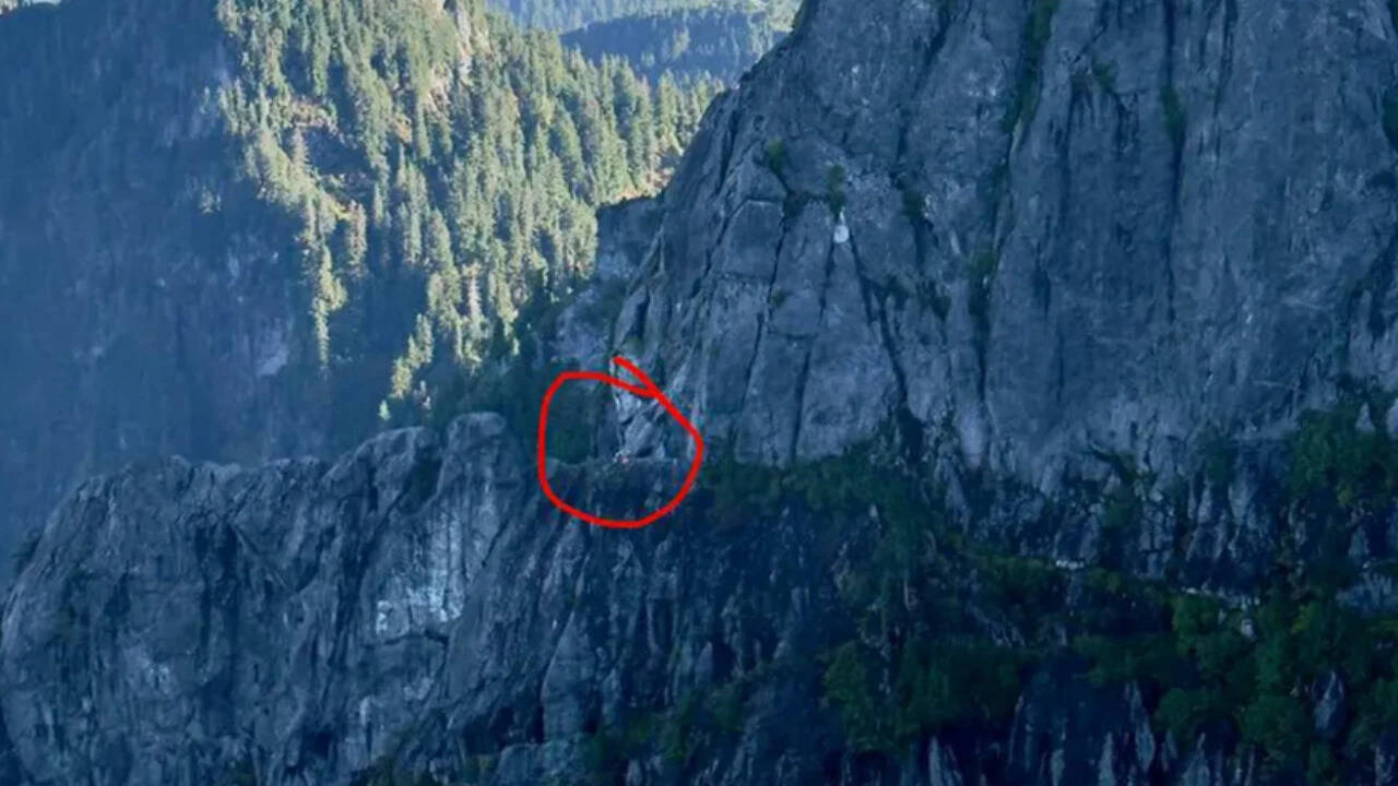 Teen hiker used AI to plan route, stranded on cliff and rescued by helicopter