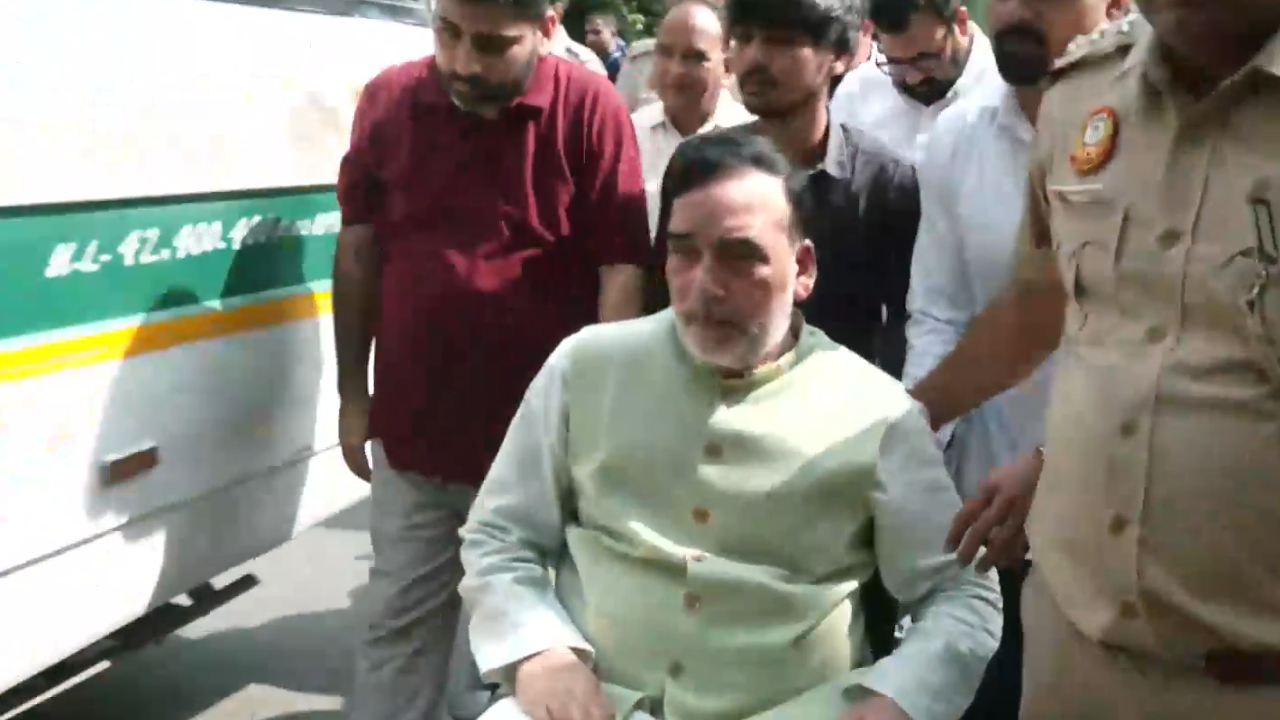 ‘Will fill jails, but movement will continue’, says AAP’s Gopal Rai amid protest against CEC