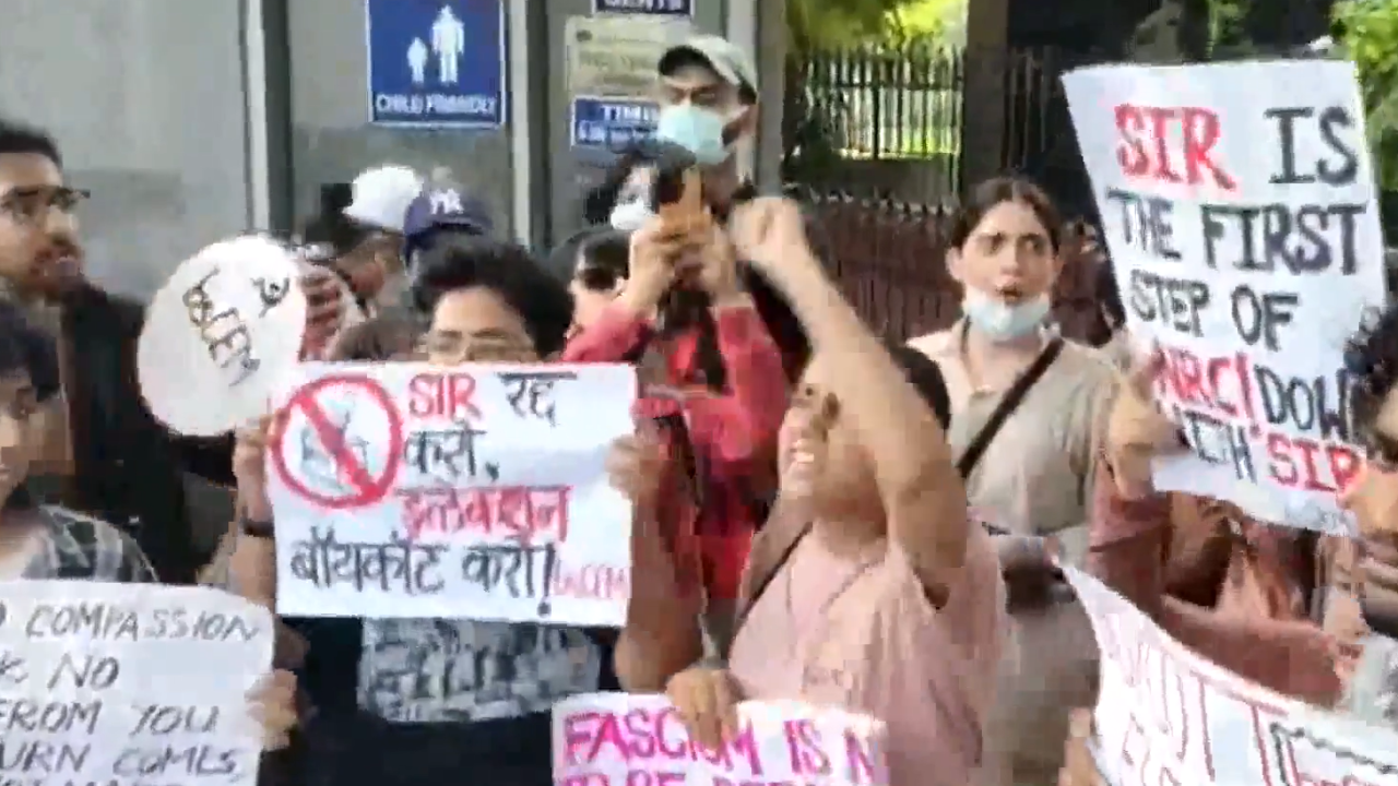 IYC launches legal helpline for protesters detained during CJP protests in Delhi