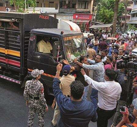 300 held for CJP stir on Day 2 in Mumbai, let off after UBT & MNS youth netas hit the ground