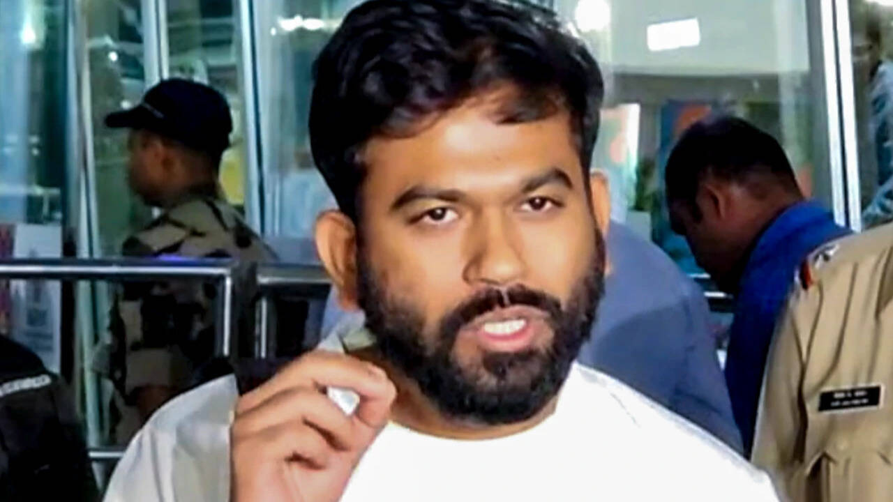 'Why is Gyanesh Kumar so indispensable to PM Modi?': Abhijeet Dipke on Delhi police assaults