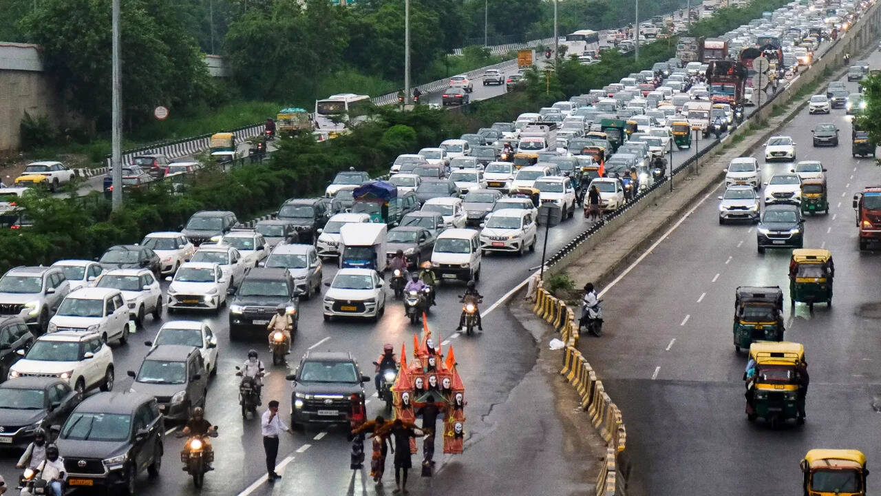 Delhi traffic alert: Commuters may face disruptions at several locations, motorists to avoid non-essential travel