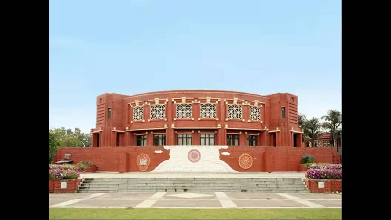IIM-Lucknow concludes summer placements, highest stiped offered is Rs 3.5 lakh