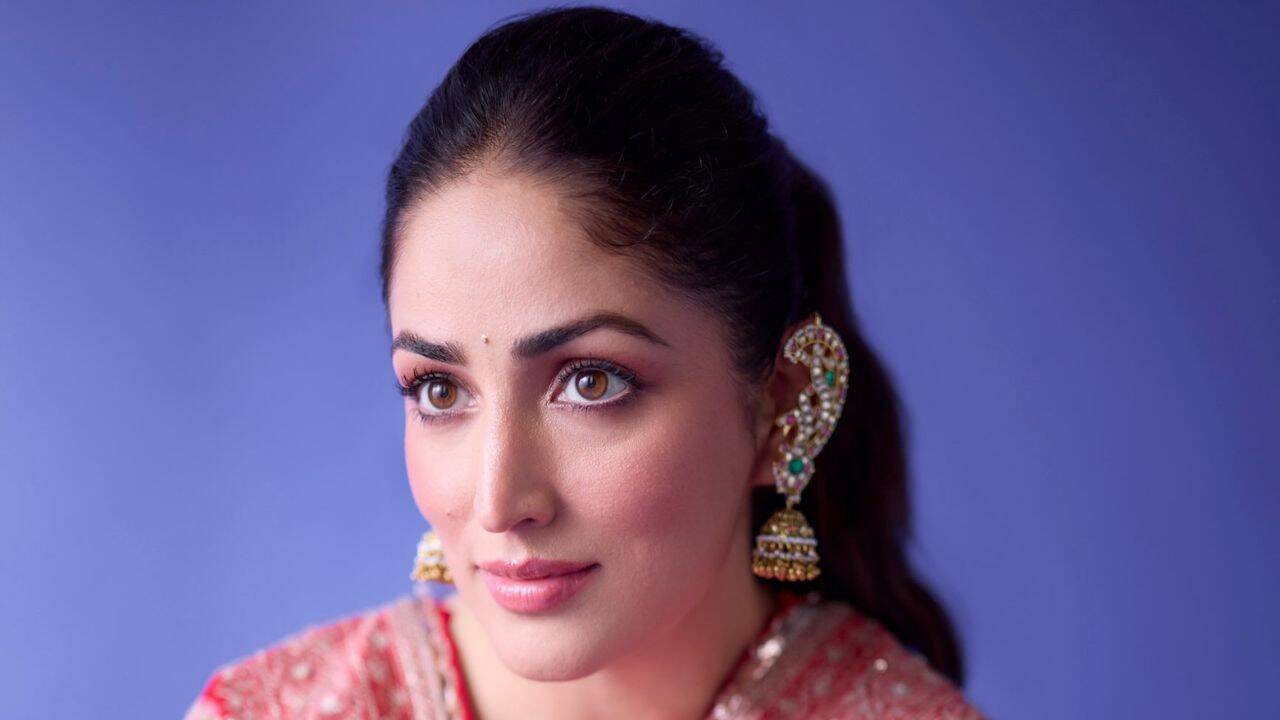 Yami Gautam stuns in Rs 1.01 lakh red Anarkali ahead of Nayyi Navelli
