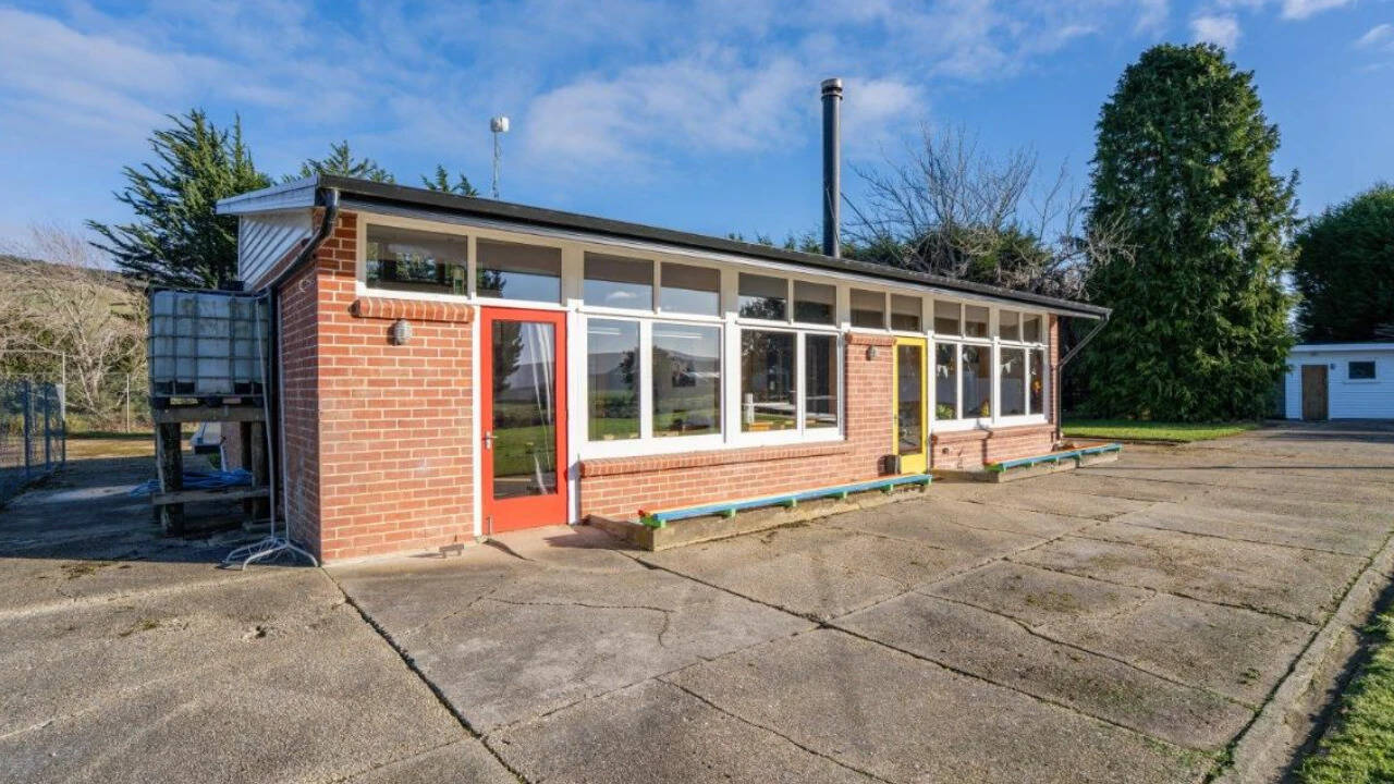 New Zealand couple turned abandoned school into home; now asks over NZ$595,000 – Exam News AskPrep