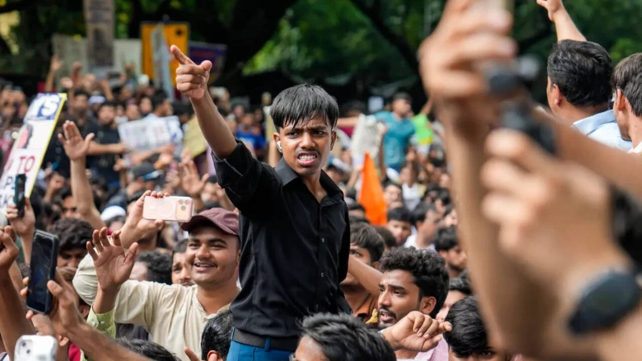Delhi Police Purges Five Hundred Posts as Protests Escalate