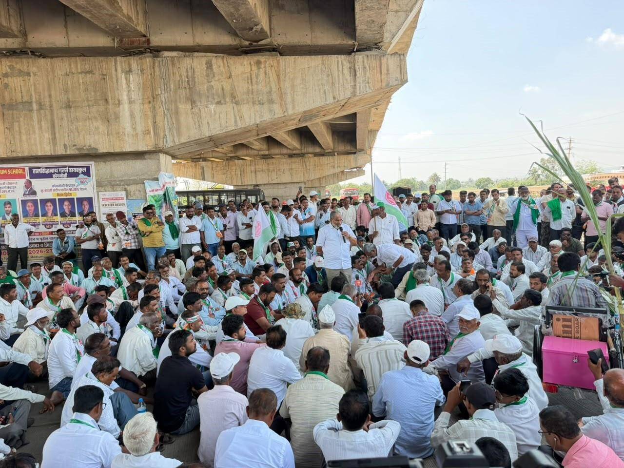 Farmers’ protest disrupts Pune-B'luru highway traffic, police advise detours
