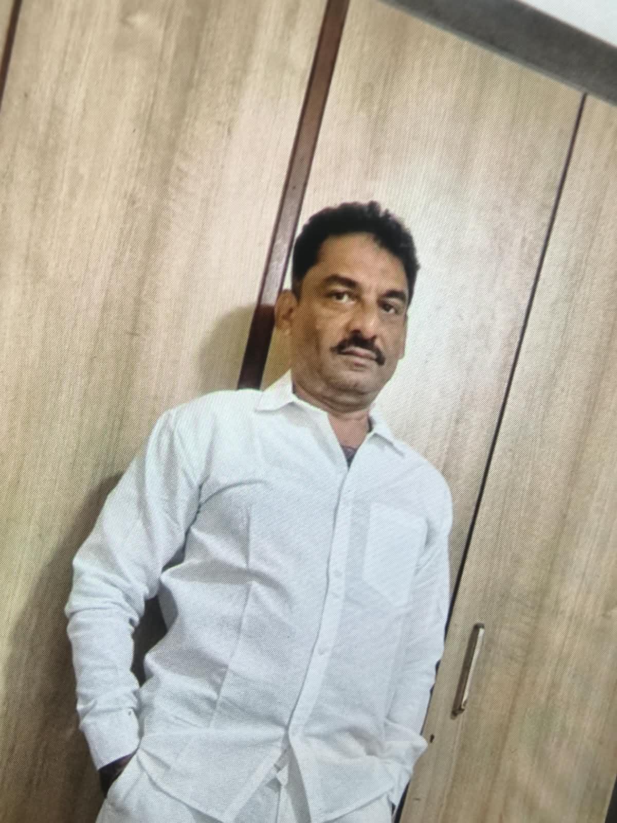 Bail‑granted murder suspect gunned down outside Ulhasnagar station