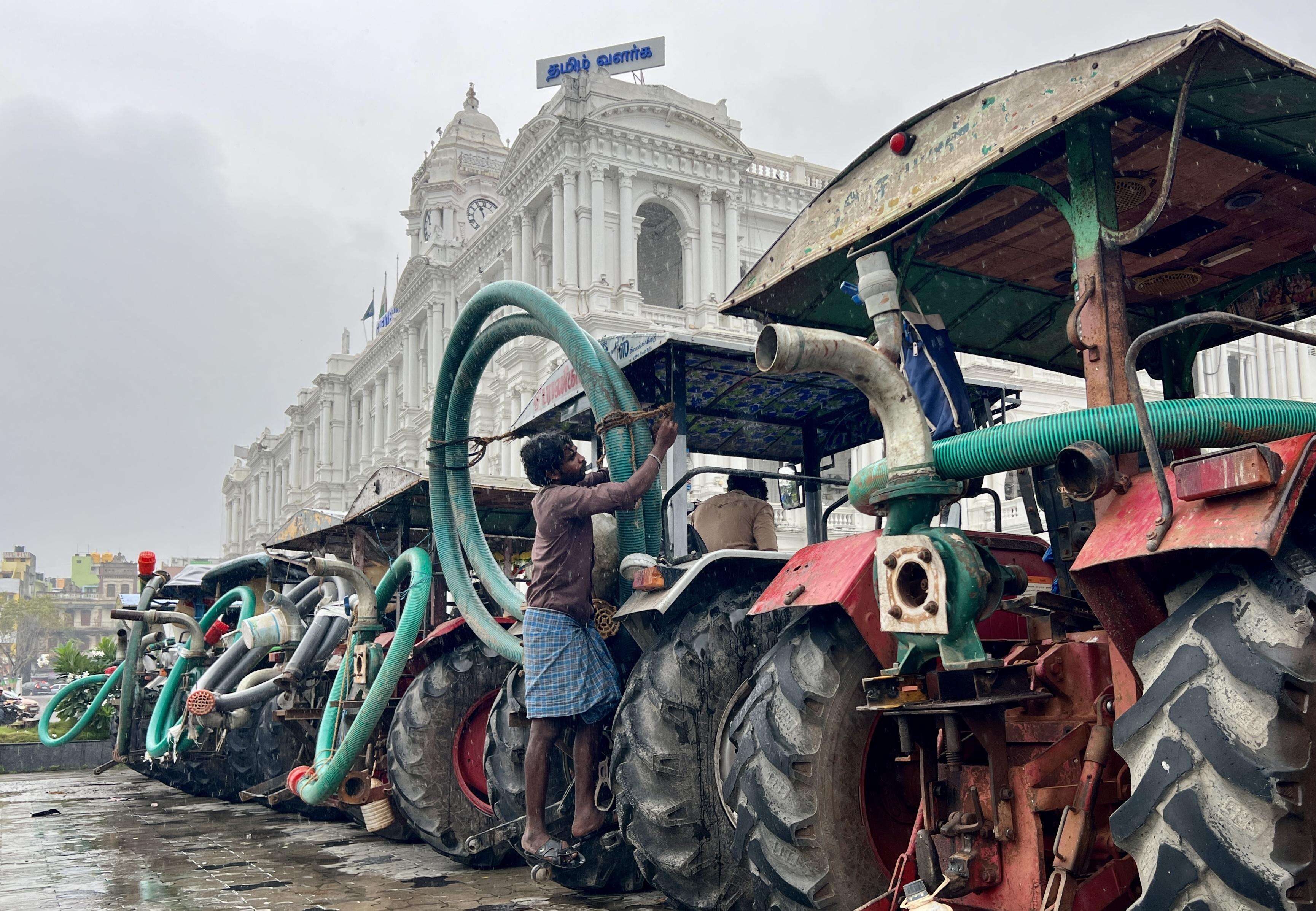 Civic agencies line up pumps to tackle flooding in city
