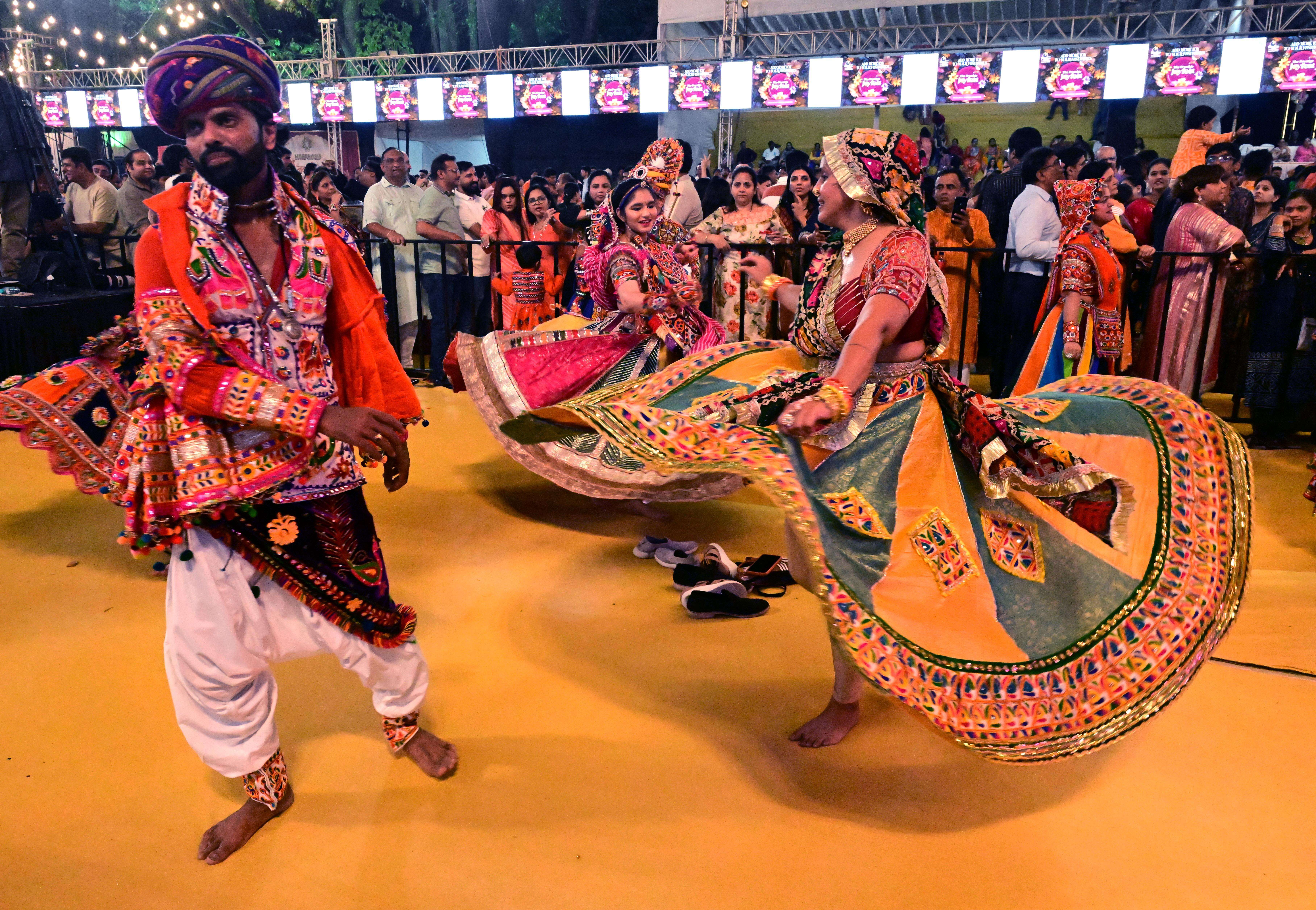 Loudspeakers allowed till 12 am from Oct 17 to Oct 19 for Navratri in Mumbai