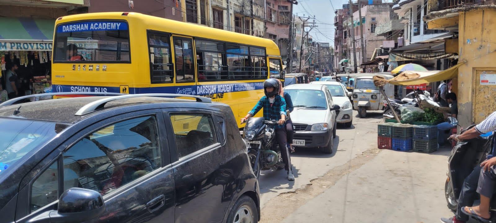 Parking woes persist at Kalka temple despite poll promises