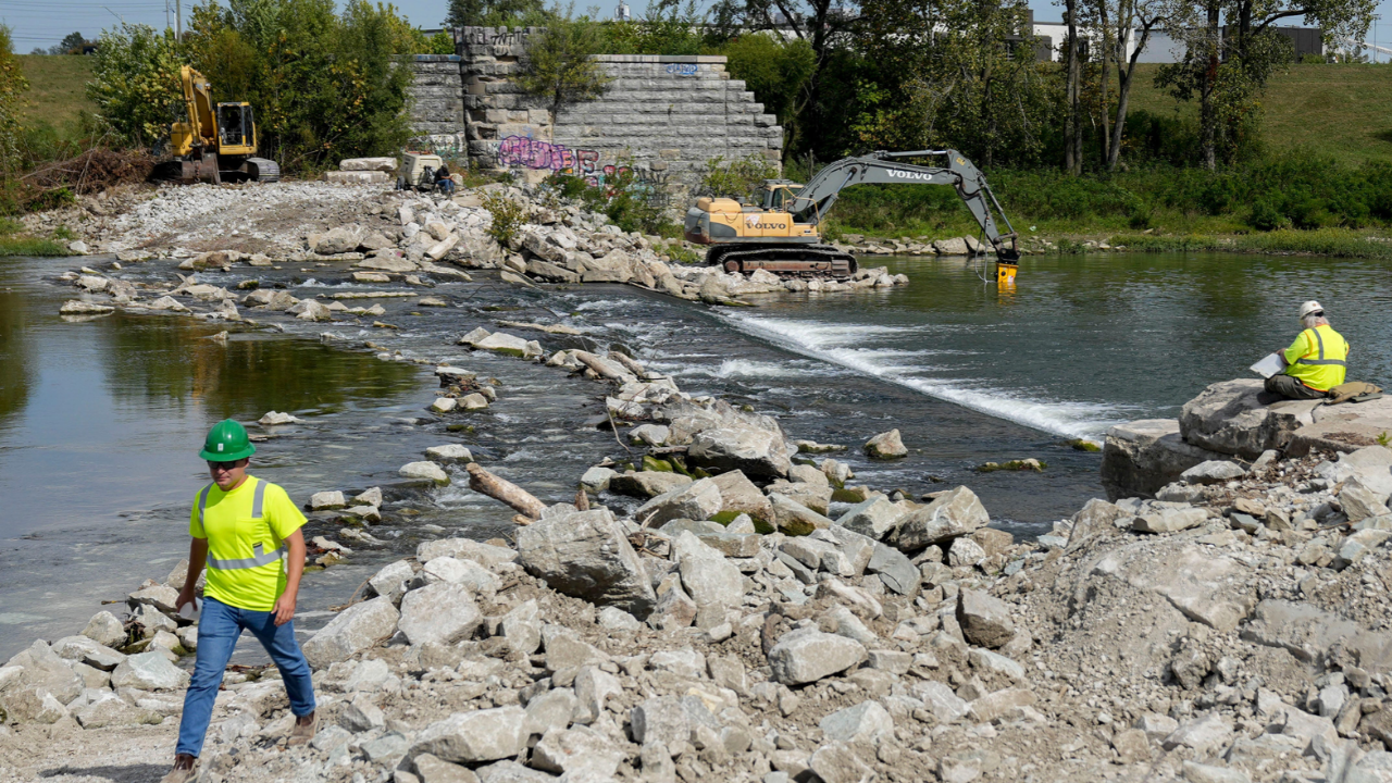 Indianapolis removes 127-year-old dam to restore White River wildlife