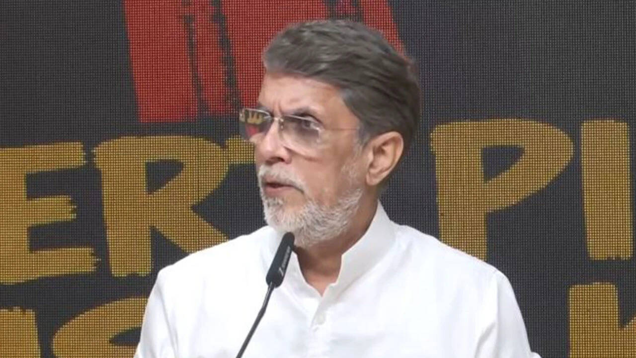 'Jagga Jasoos': Congress mocks Rajnath Singh over opposition demanding regime change