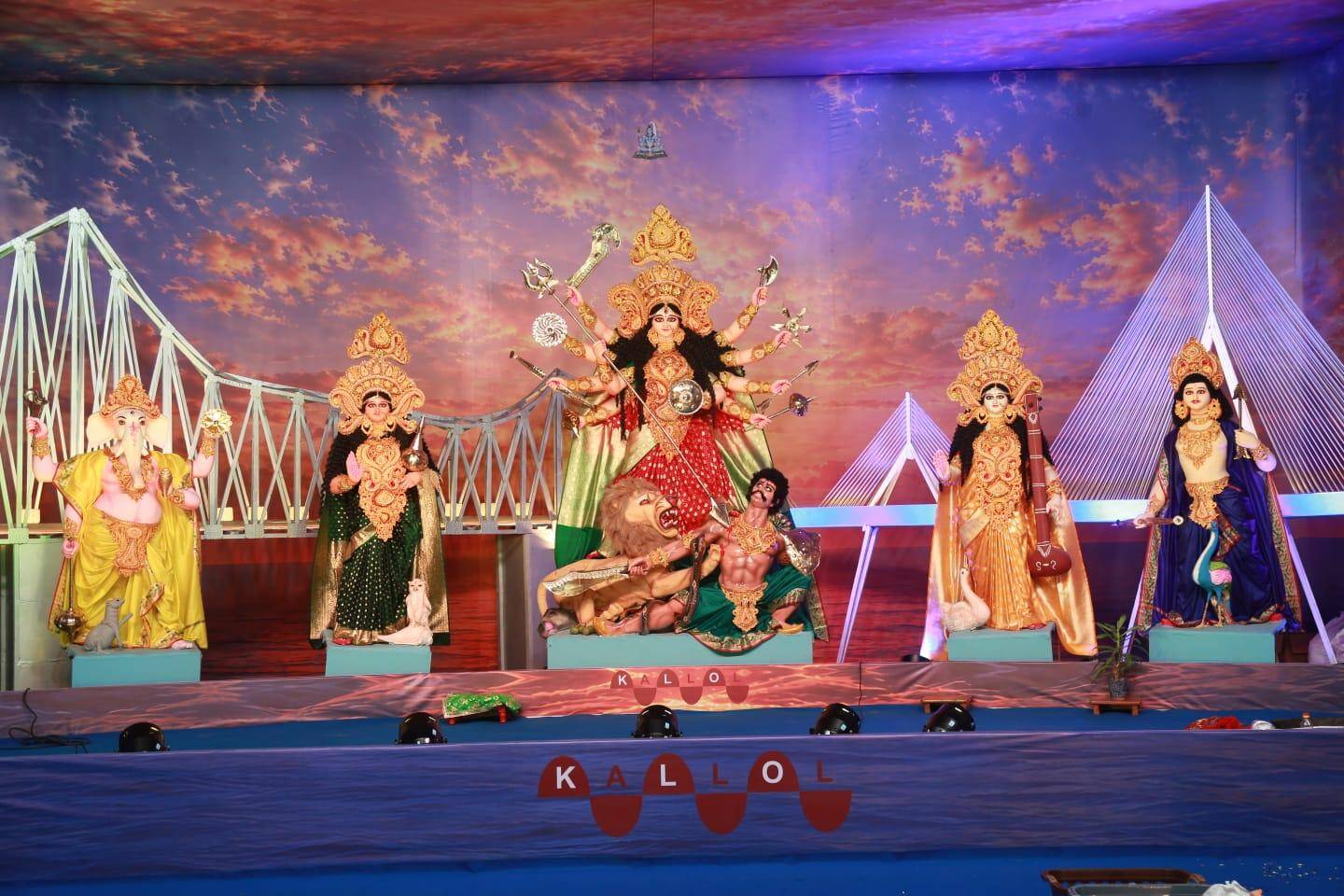 Prayer and feasting mark the start of Durga Puja weekend in Mumbai
