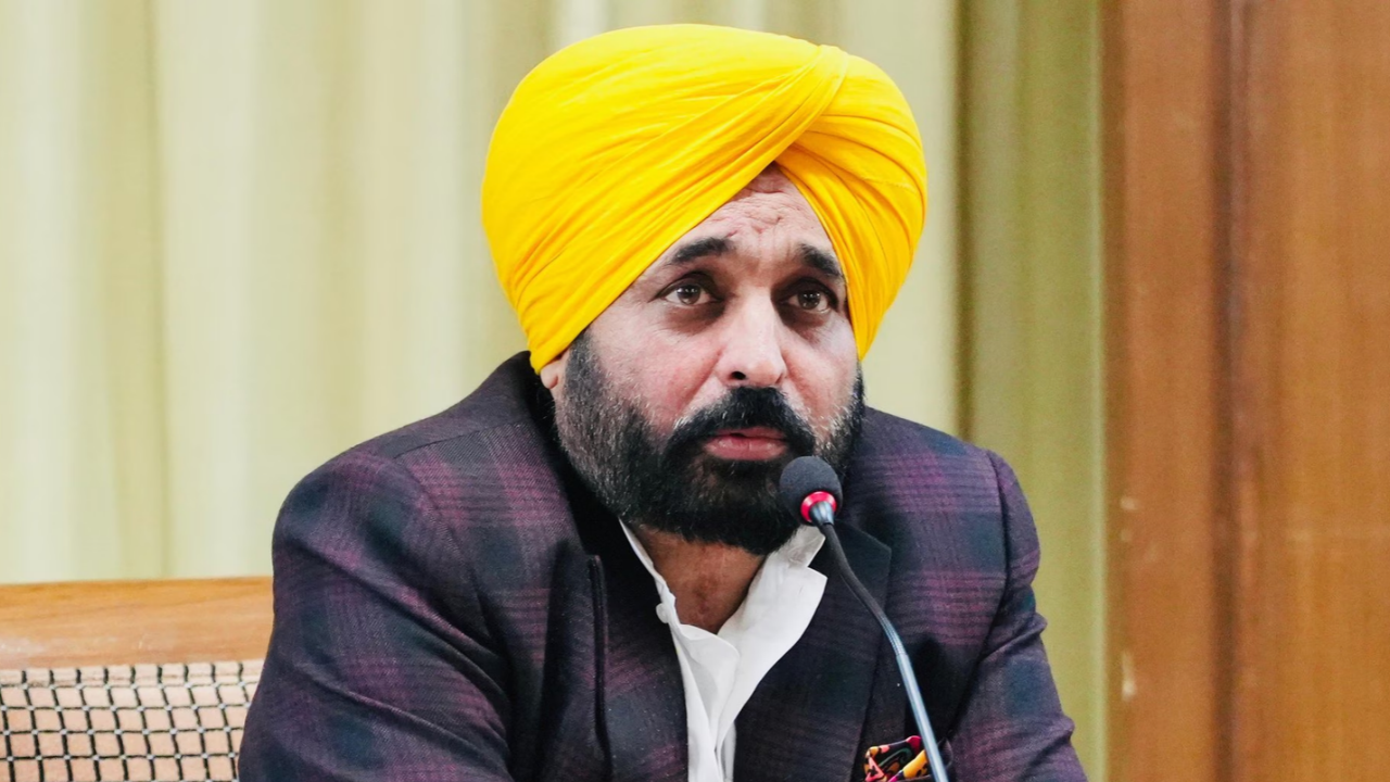 'An evening in Paris': Opposition questions 'nature' of Punjab CM Mann's France visit